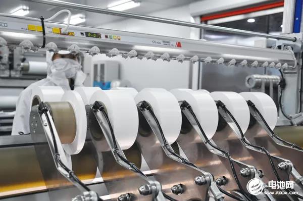 2020 년 국립 대학 입학 시험 논문에\"바이폴라 분리기\"가 등장